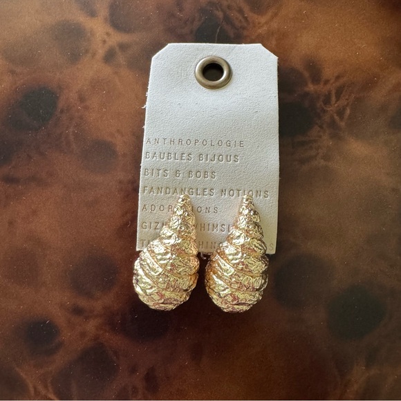 Textured Ribbed Croissant Teardrop Earrings - Picture 1 of 4